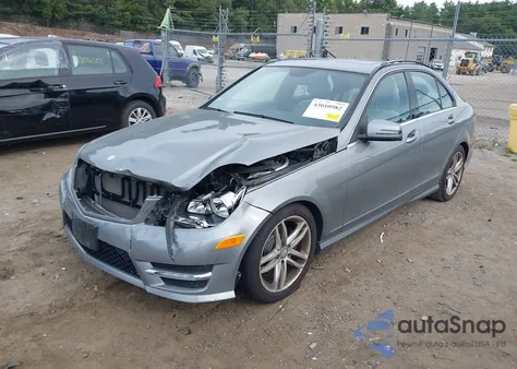 2012 Mercedes-Benz C 300 Sport 4Matic из США, поврежденный, VIN WDDGF8BB5CR225904